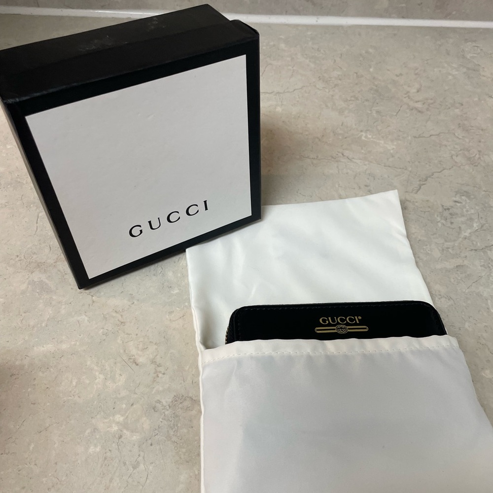 Gucci Black Zip-Around Wallet with Gold Detail - Picture 7 of 11
